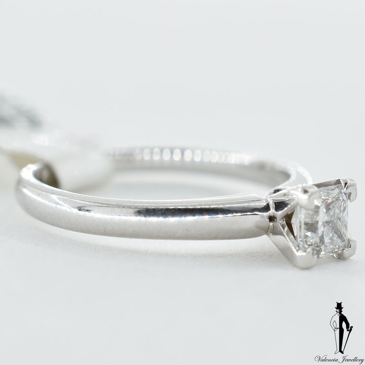 18K White Gold VS1 Diamond (0.50 CT.) Solitaire Engagement Ring